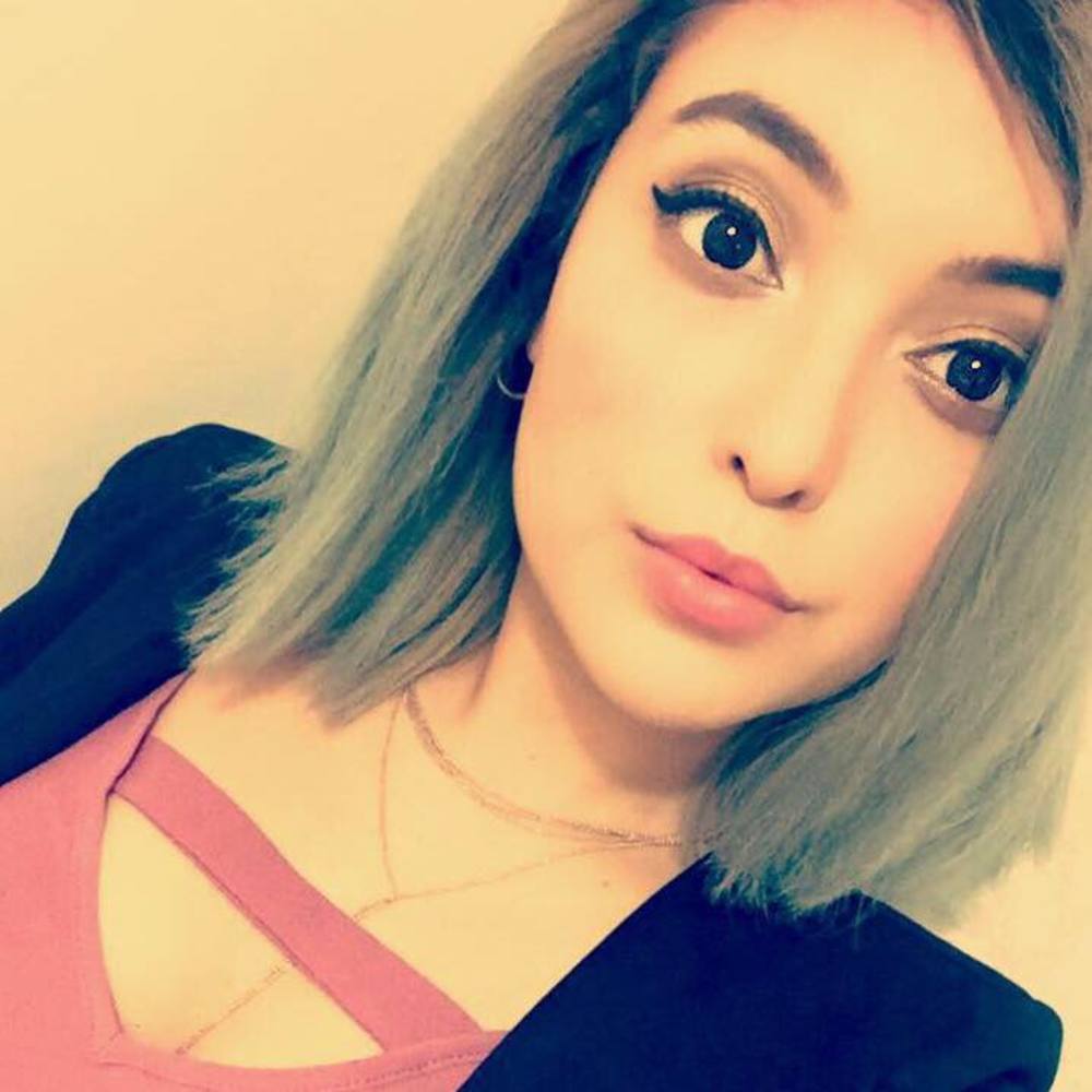 Meet your Posher, Larissa